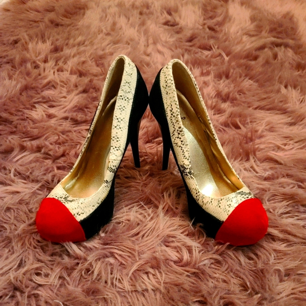 Black/Red Snake Skin High Heel Pumps